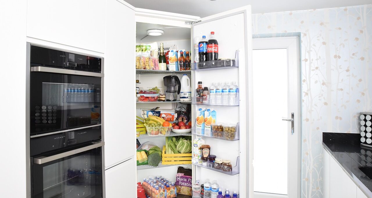 Looking to buy a refrigerator in Kenya? Learn about price, energy efficiency, size, and features to make the right choice for your home or business.